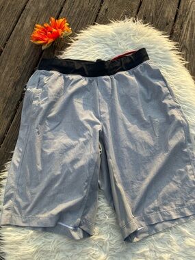 lululemon athletica Men's Light Gray Athletic Shorts with Black Waistband